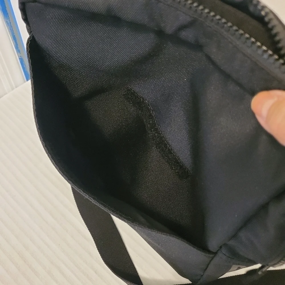 EC Spyder Messenger Bag Black Case Travel Case Crossbody, Lightweight